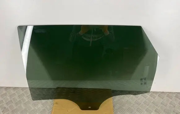 MG EHS Rear door window glass