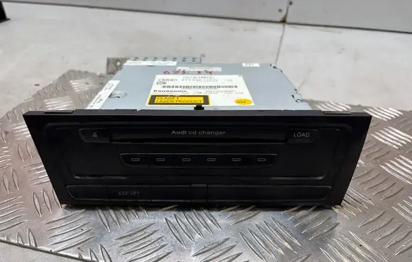 Audi A4 S4 B8 8K CD/DVD changer 8T1035110C