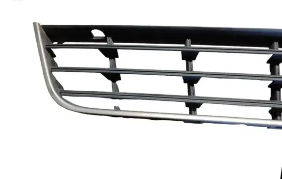Volkswagen PASSAT B6 Front bumper lower grill 3C0853677