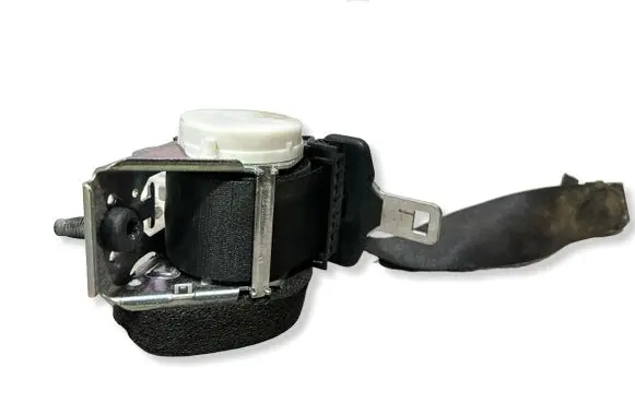 Ford Focus Rear seatbelt 33035173