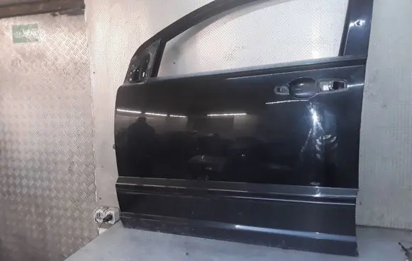 Dodge Caliber Front door 