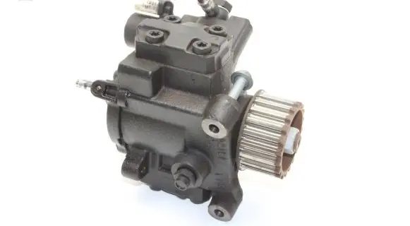 Mercedes-Benz B W246 W242 Fuel injection high pressure pump 167002413R H8201100115