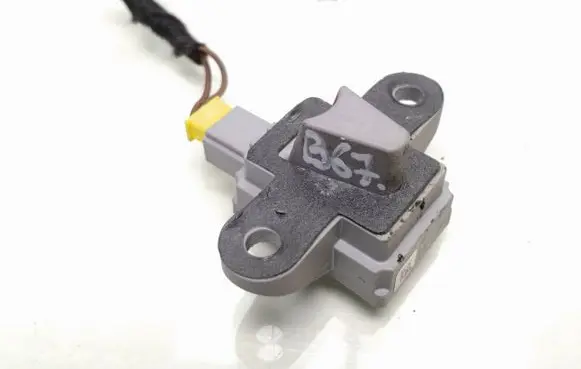 Mercedes-Benz C W204 Airbag deployment crash/impact sensor A2048210651