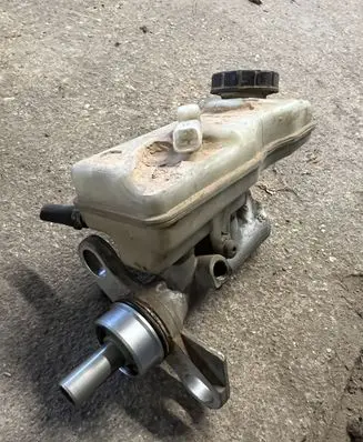 Renault Scenic II - Grand scenic II Master brake cylinder 320671112 0352879