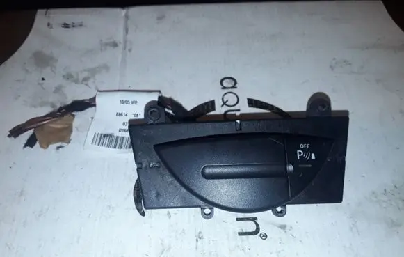 Mercedes-Benz E W212 Parking (PDC) sensor switch 2118216958