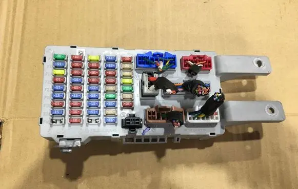 Hyundai Santa Fe Fuse module 919502B401