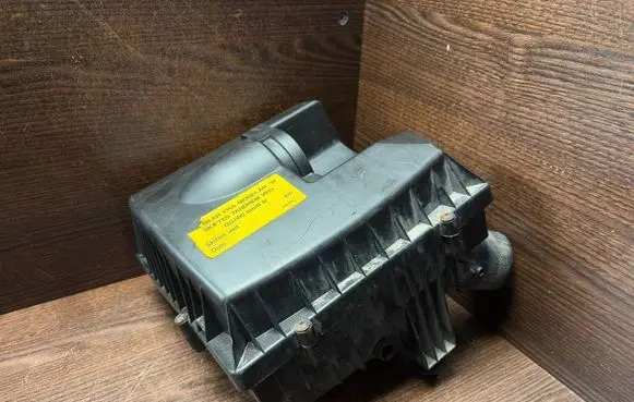 Opel Vivaro Air filter box 8200141448 91167978