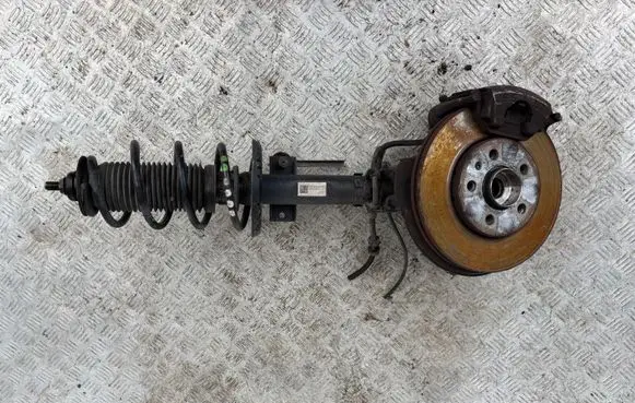 Volkswagen Polo V 6R Front wheel hub spindle knuckle