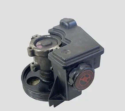 Peugeot 206 Power steering pump 26064217