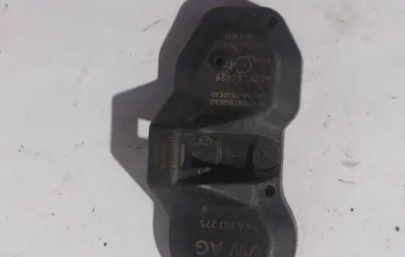 Volkswagen PASSAT B7 Tire pressure sensor 3AA907275