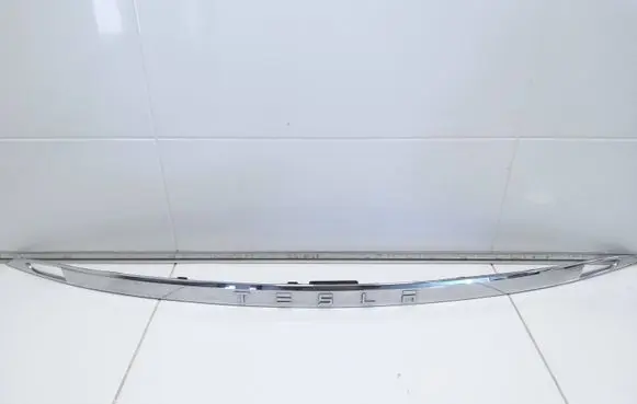 Tesla Model S Tailgate trim 102577600A