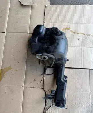 Mercedes-Benz E W212 Windshield washer fluid reservoir/tank A2048602360 A204869