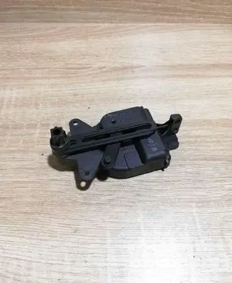 Skoda Octavia Mk1 (1U) Air flap motor/actuator 1J0907511
