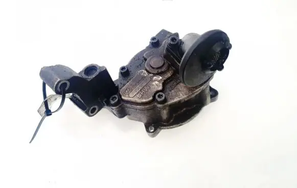 Volkswagen Golf V Oil pump 03C115121C 11387-0201