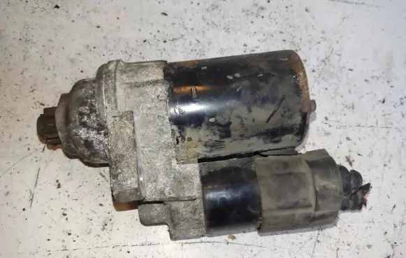 Volkswagen Golf VI Starter motor 0001120408 1005831365