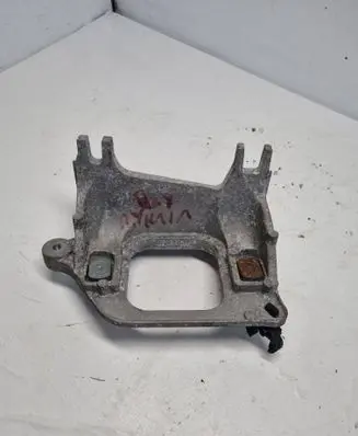 Opel Vivaro Gearbox mounting bracket 112228161R