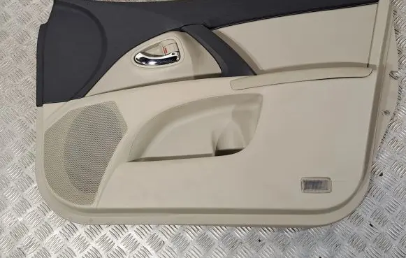 Toyota Avensis T270 Front door card panel trim 6761005670E2 6762305040