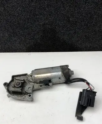 BMW 5 E34 Sunroof motor/actuator 8351876