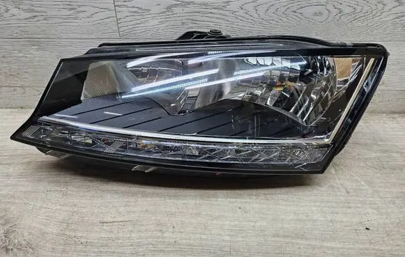 Skoda Fabia Mk3 (NJ) Headlight/headlamp 6V1941015D