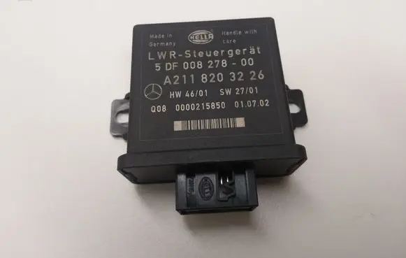 Mercedes-Benz E W211 Light module LCM A2118203226 5DF00827800