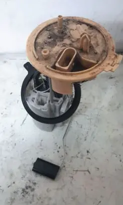 Volkswagen PASSAT B6 Mechanical fuel pump 