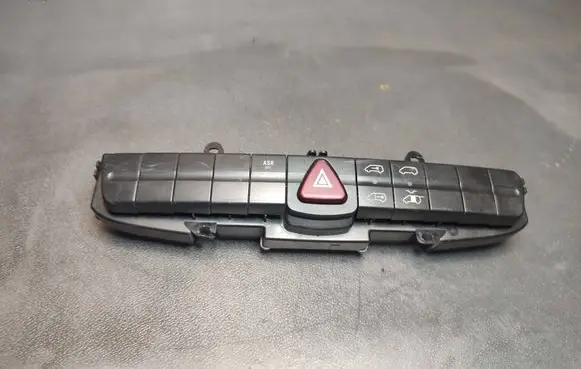 Mercedes-Benz Vito Viano W639 Hazard light switch 6395454407