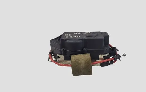Mercedes-Benz E W211 Tailgate/trunk/boot lock/catch/latch A2117400235