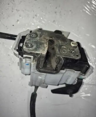 Alfa Romeo 159 Rear door lock 789658