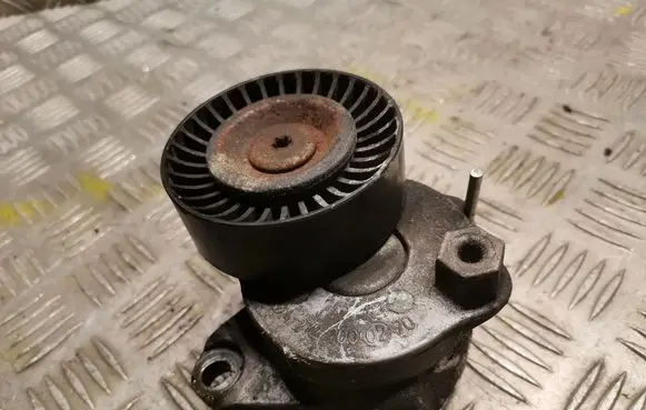 Mercedes-Benz ML W164 Generator/alternator belt tensioner A2722000270 2722000270