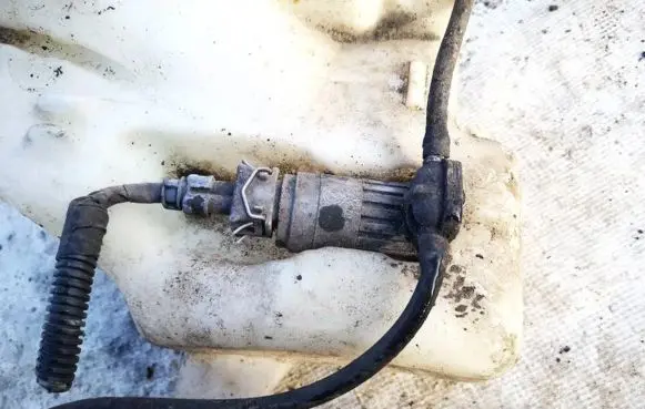 Fiat Croma Windscreen/windshield washer pump d28314303 71740942