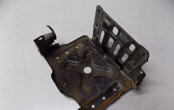 Suzuki SX4 S-Cross Battery tray 