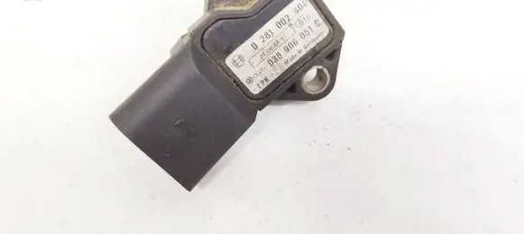 Audi A4 S4 B7 8E 8H Air pressure sensor 0281002401 038906051c