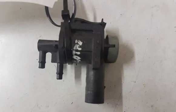 Audi A4 S4 B6 8E 8H Turbo solenoid valve 1J0906283C