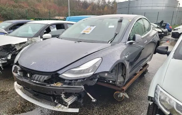 Tesla Model 3 Engine bonnet/hood