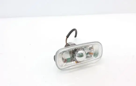 Audi A4 S4 B7 8E 8H Front fender indicator light 8E0949127