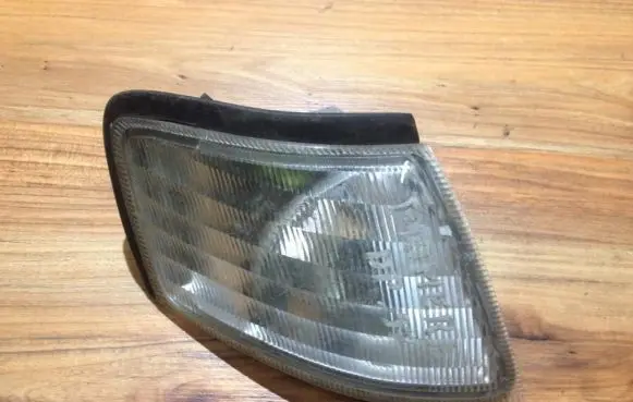 Nissan Primera Front indicator light
