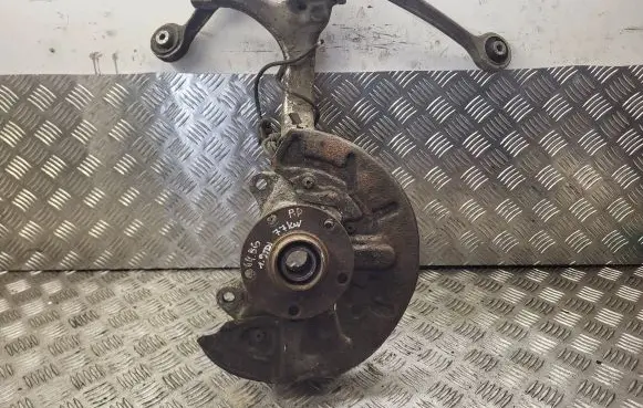Audi A4 S4 B6 8E 8H Front wheel hub