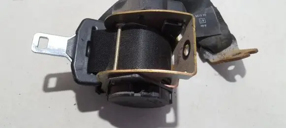Rear seatbelt