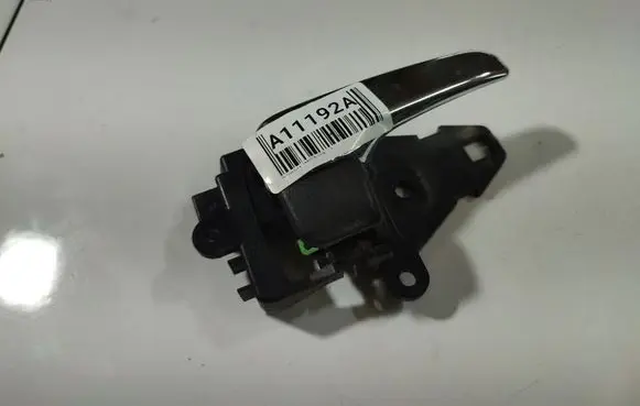 Mitsubishi Grandis Front door interior handle MN105360