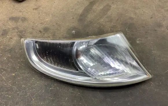 Front indicator light