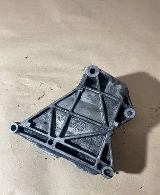 Volkswagen Transporter - Caravelle T5 Generator/alternator bracket 070903143C