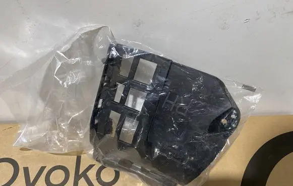 Volvo XC40 Front bumper mounting bracket 32341535