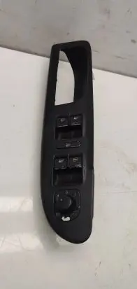 Volkswagen PASSAT B6 Front door window switch trim 3c1867171