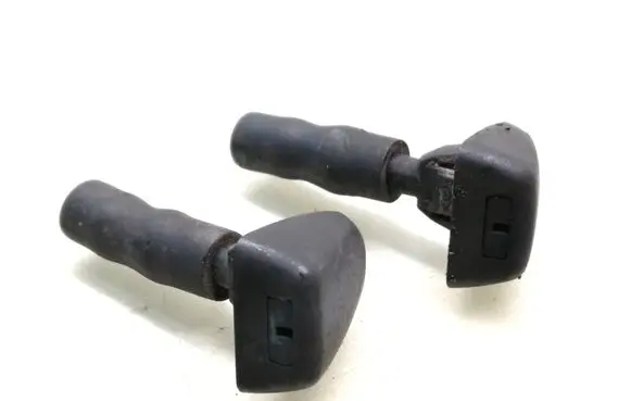 Volvo V50 Windshield washer spray nozzle 