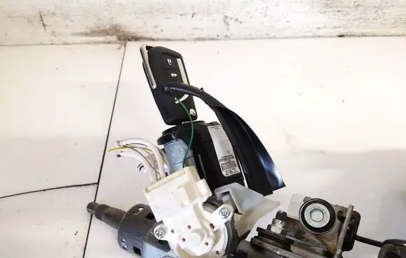 Toyota Avensis T270 Ignition lock 8978305030