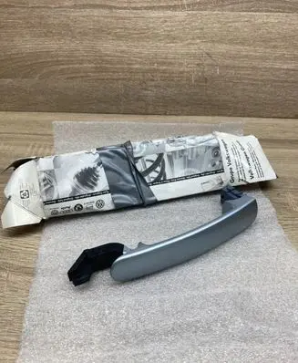 Volkswagen PASSAT B5.5 Front door exterior handle 3B0837207D