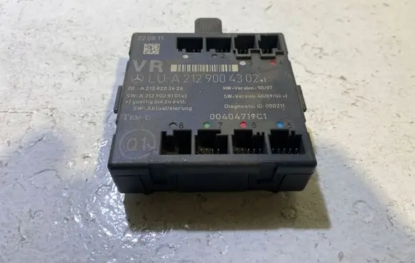 Mercedes-Benz E W212 Door control unit/module A2129004302 8203626 028101
