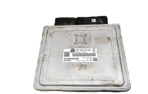 Volkswagen Golf VI Engine control unit/module 03F906070BC