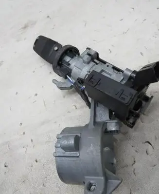Opel Zafira C Ignition lock KRIS235789