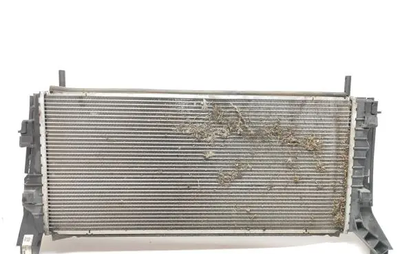 BMW 2 F46 Coolant radiator 7617630 2282810